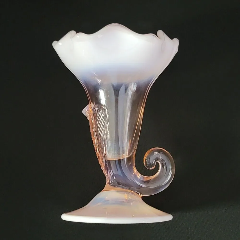 Vintage Duncan Miller 3 Feather Pink Glass Opalescent Cornucopia Decorative Vase
